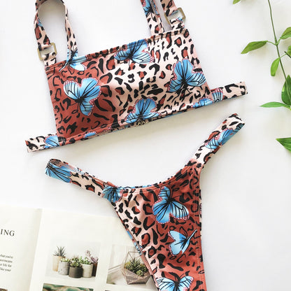 Bikini a fascia leopardato con farfalla